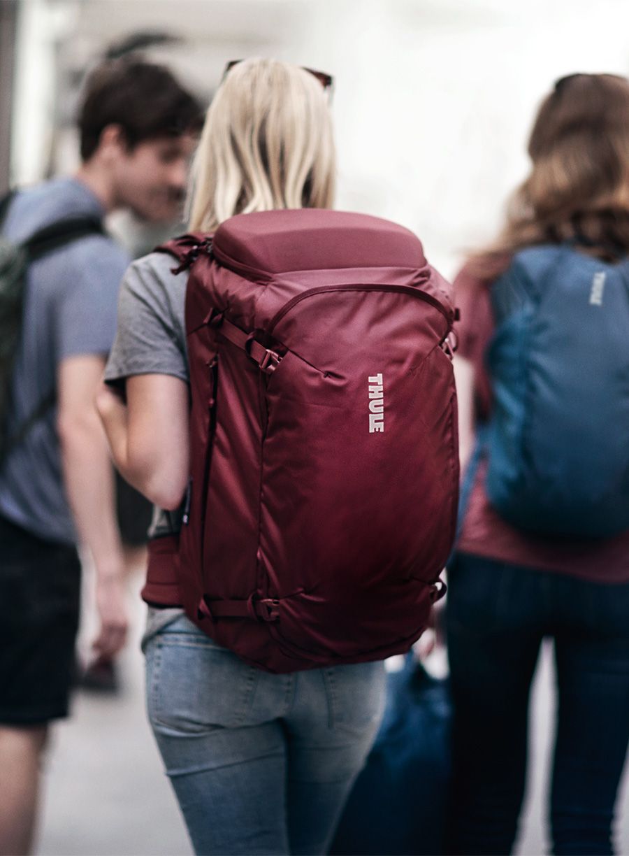 Рюкзак для подорожей жіночий Thule Landmark 70L - dark bordeaux