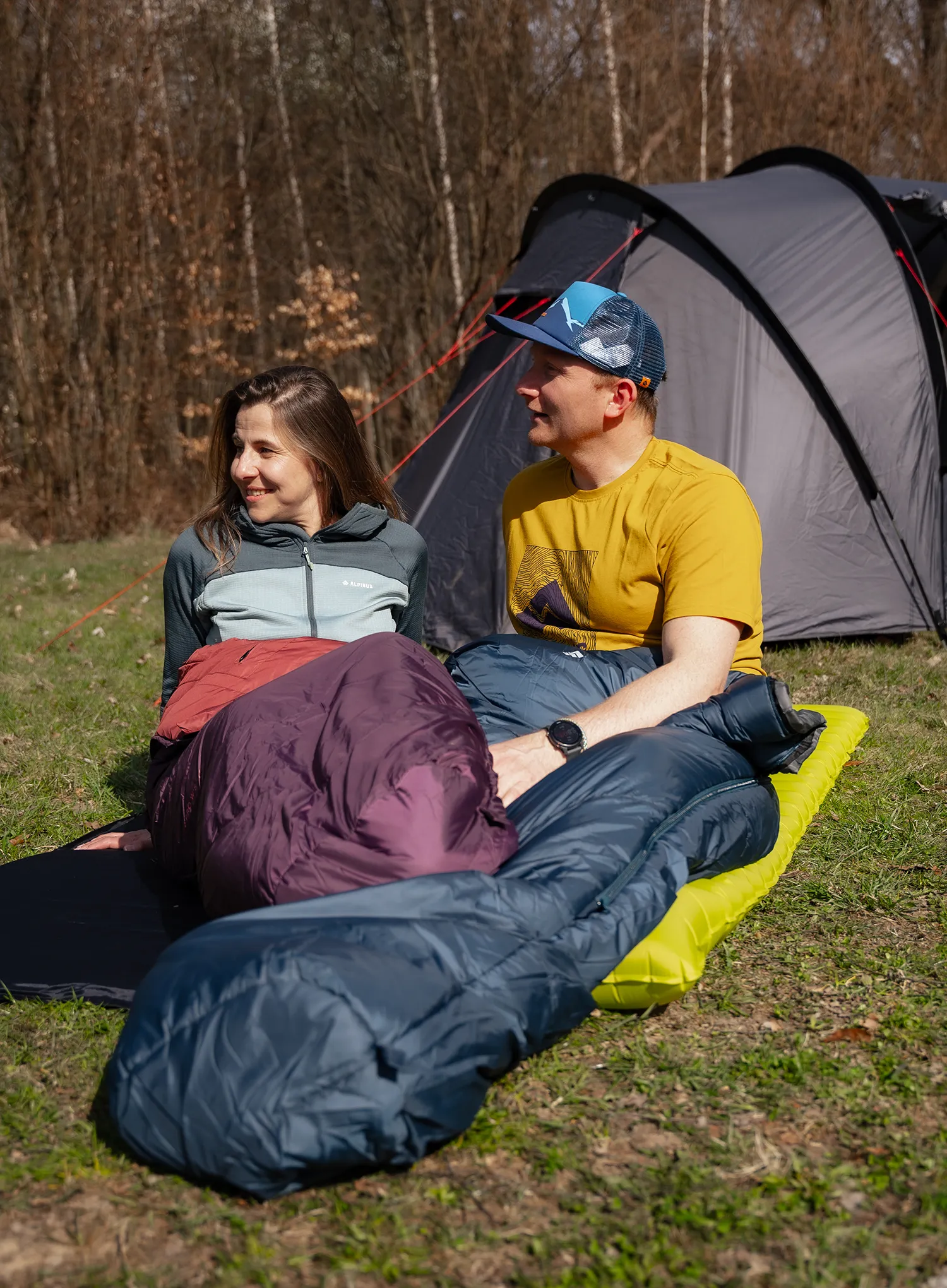 Спальний мішок синтетичний Alpinus Fiber Pro 1500 - navy