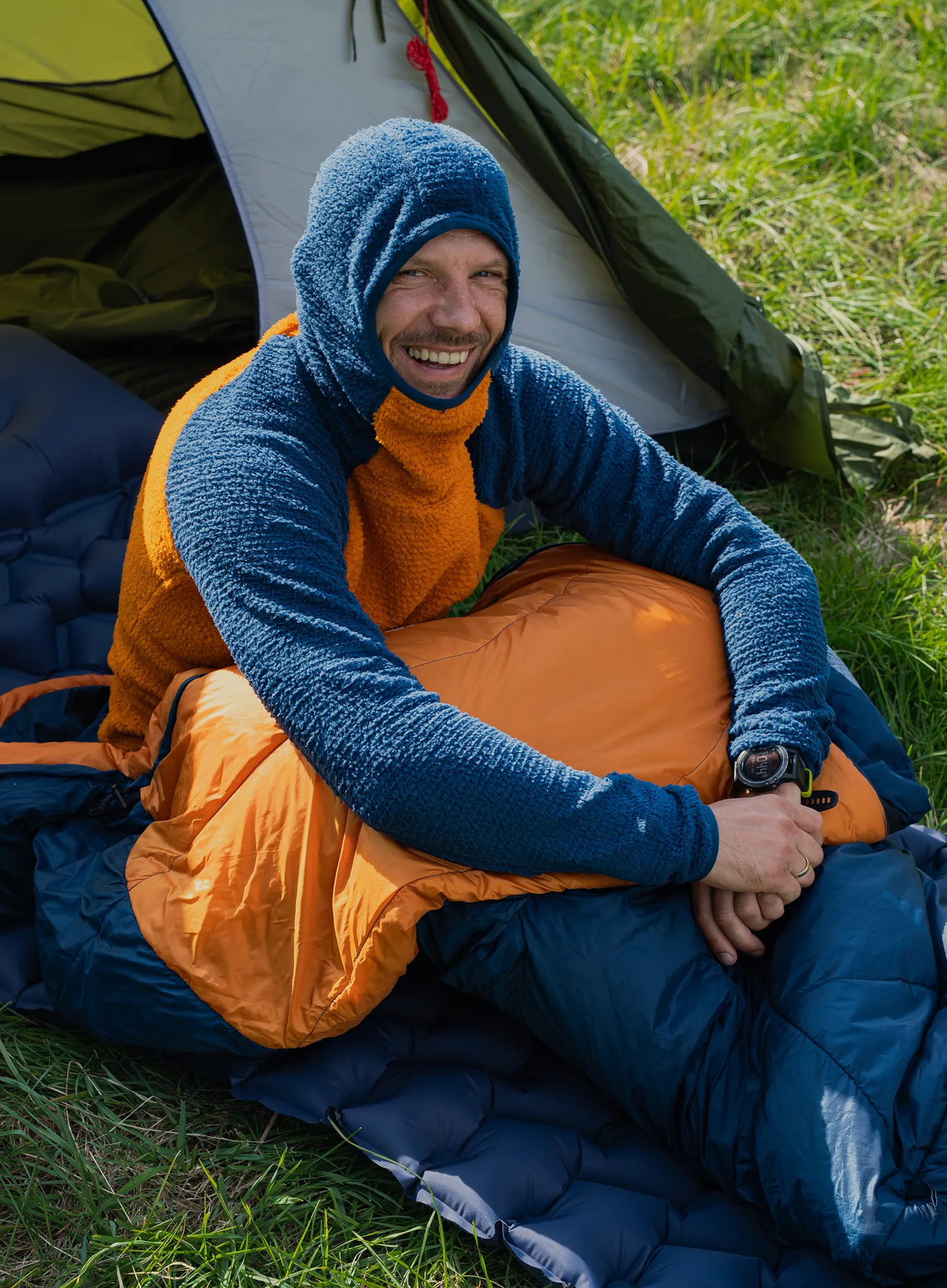 Спальний мішок синтетичний Alpinus Ultralight Pro 850 - navy