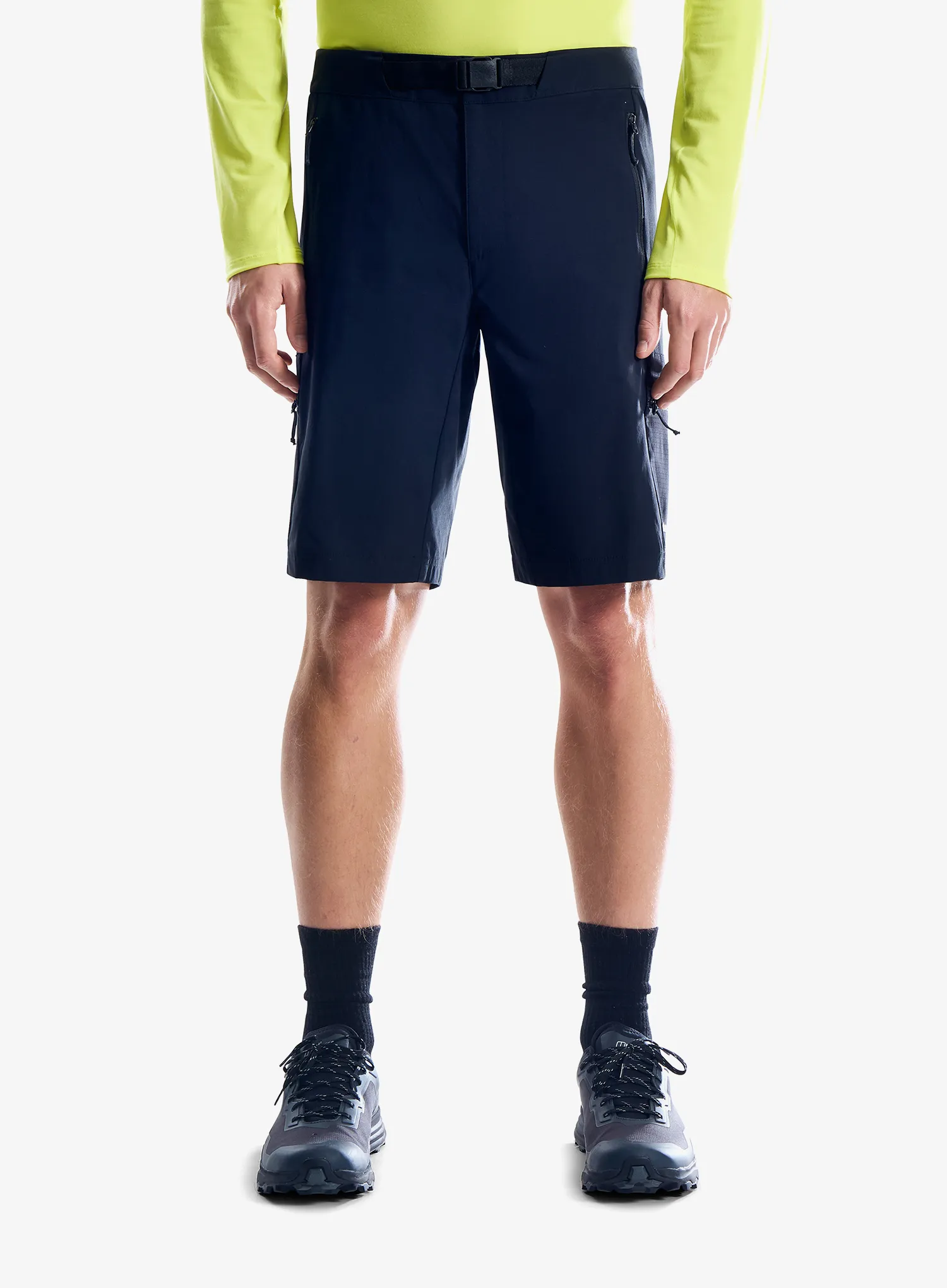qweBerghausHikeAirStretchShortjetblack5063374211415a.webp